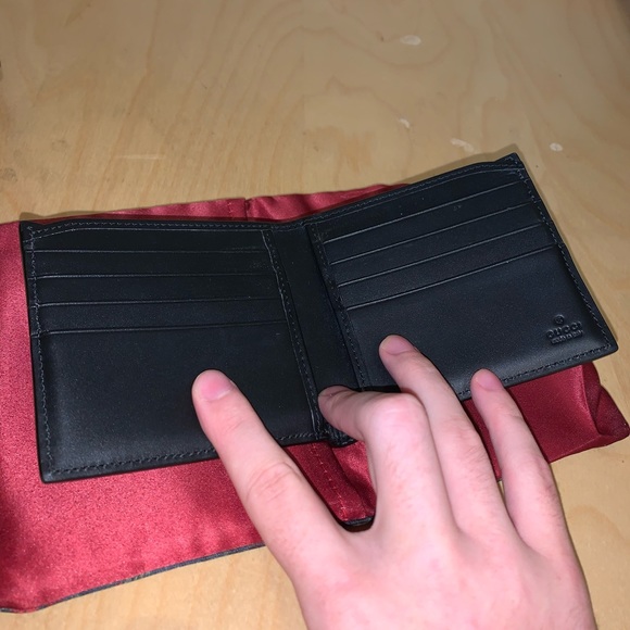 Gucci Signature Wallet - Picture 4 of 9